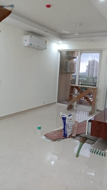 Living Room in 2 BHK Apartment at Sector 63a – for Rent