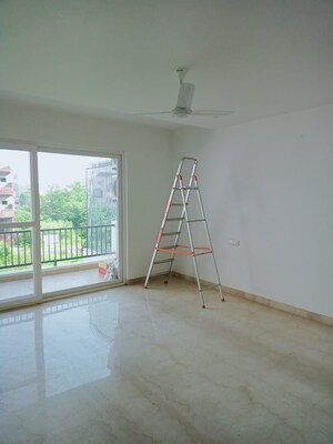 Room in 4 BHK Builder Floor at Sector 6 – for Sale