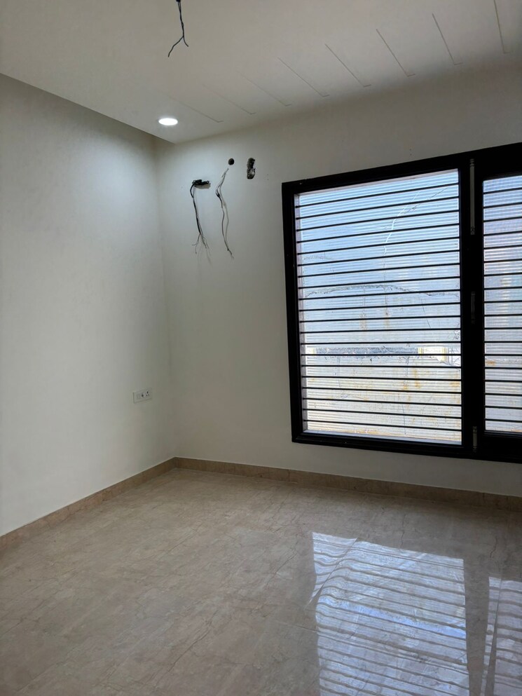 Room, sector 9 2 Bedroom 252 Sq.Yd. Builder Floor In Sector 9 Faridabad 9066222