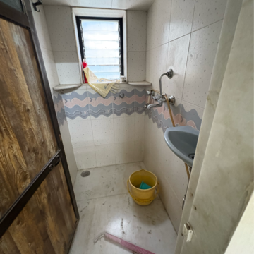 Bathroom in 1.5 BHK Apartment at Pestom Sagar Colony, Tilak Nagar – for Rent