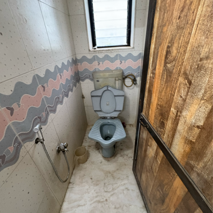 Bathroom, pestom-sagar-colony 1.5 Bedroom 580 Sq.Ft. Apartment In Tilak Nagar Mumbai 9066231