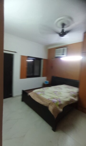 Bedroom in 2 BHK Apartment at Uma Cooperative Society, Mayur Vihar 1 – for Rent
