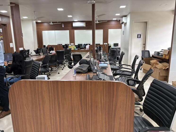 Team Area, science city Commercial Office Space 3180 Sq.Ft. In Science City Ahmedabad 9066263