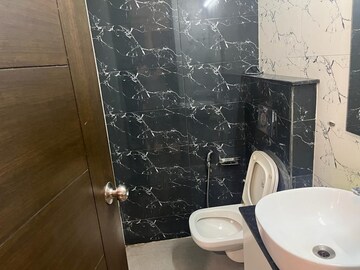Bathroom in 4 BHK Builder Floor at Ardee City, Sector 52 – for Rent