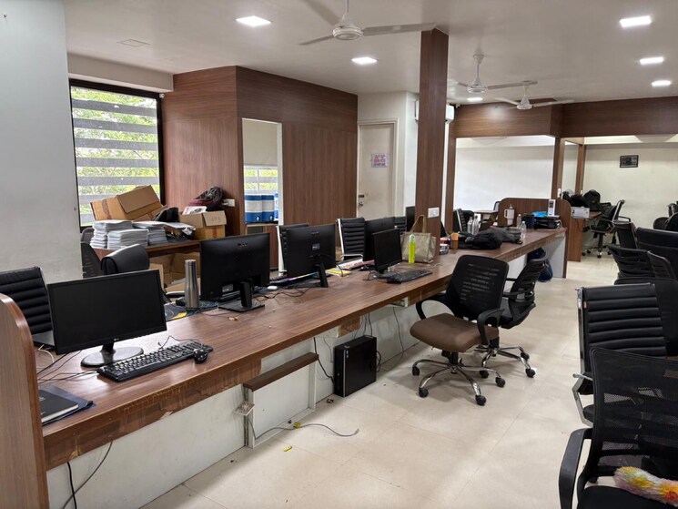 Gym, science city Commercial Office Space in IT/SEZ 3180 Sq.Ft. In Science City Ahmedabad 9066380