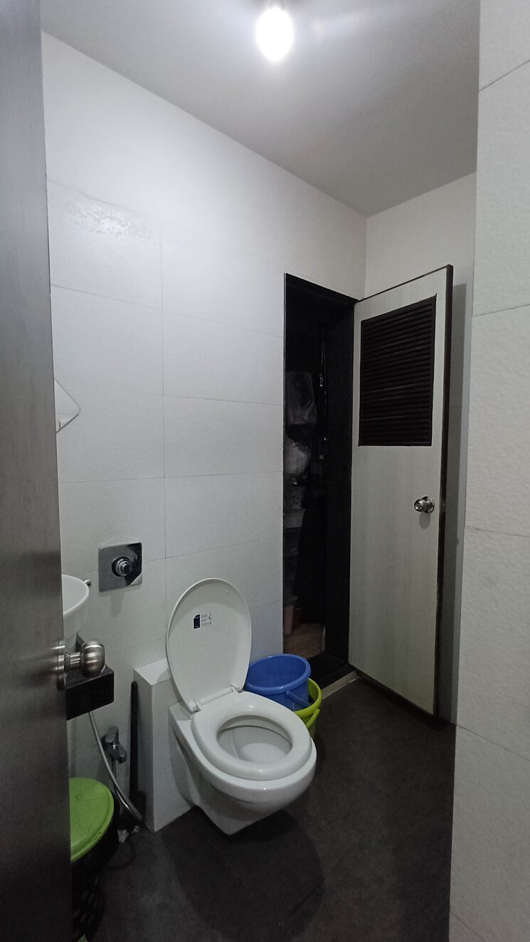 Bathroom, stg-atlantis 1 Bedroom 465 Sq.Ft. Apartment In Panch Pakhadi Thane 9066325