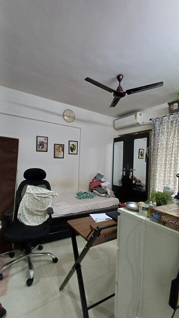 1 BHK Apartment For Rent in STG Atlantis, Panch Pakhadi