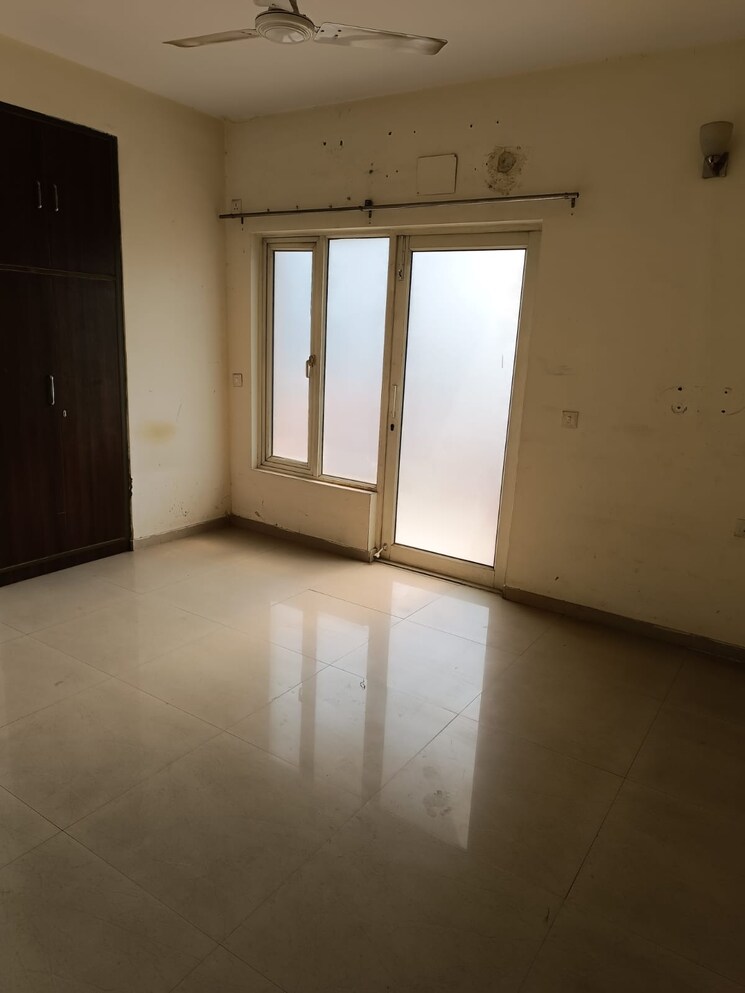 Room, puri-pranayam 3 Bedroom 2257 Sq.Ft. Apartment In Sector 82 Faridabad 9066291