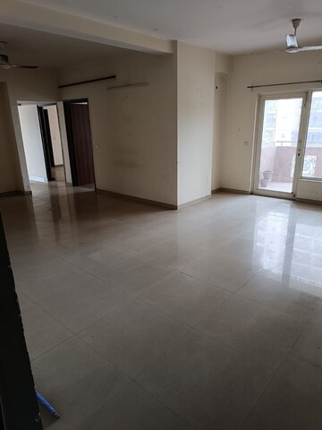 Room in 3 BHK Apartment at Puri Pranayam, Sector 82 – for Rent