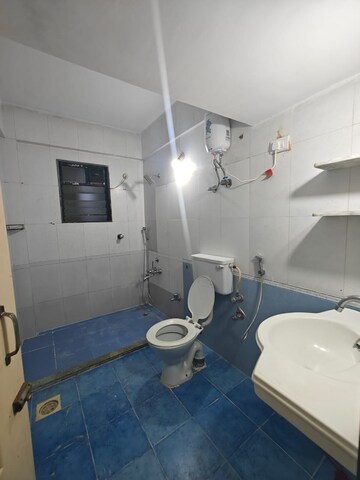 Team Area in 3 BHK Apartment at Neelkanth Residency, Seawoods – for Rent