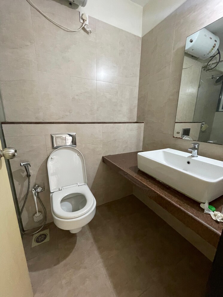 Bathroom, godrej-central 3 Bedroom 1165 Sq.Ft. Apartment In Chembur Mumbai 9066332