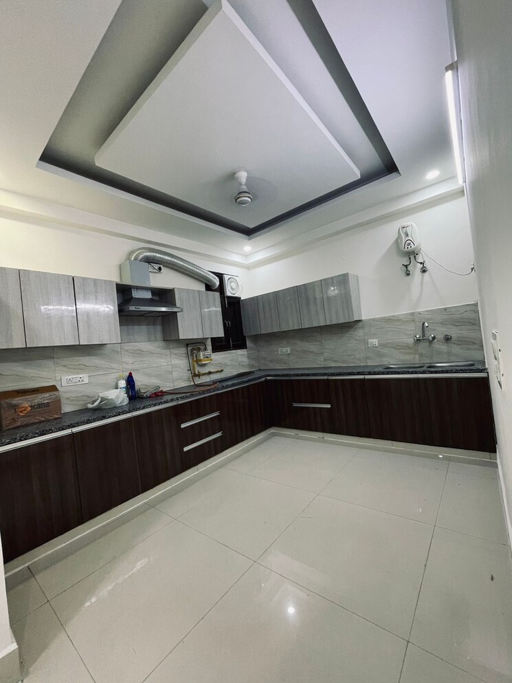 Kitchen, freedom fighters enclave 3 Bedroom 1800 Sq.Ft. Builder Floor In Freedom Fighters Enclave Delhi 9066390
