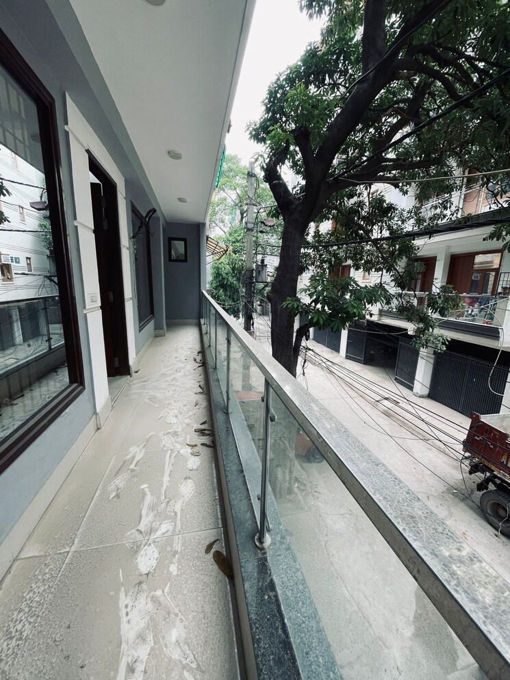 Balcony, freedom fighters enclave 3 Bedroom 1800 Sq.Ft. Builder Floor In Freedom Fighters Enclave Delhi 9066390