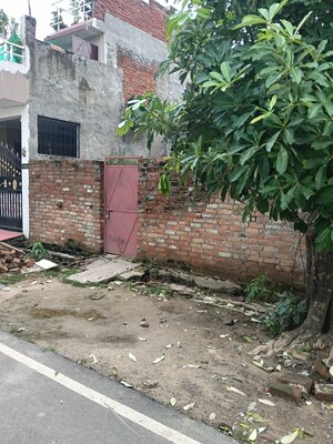  Plot For Sale in Jankipuram Extension