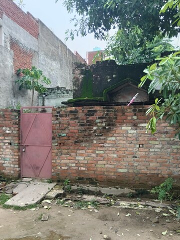  Plot – Exterior View View at Jankipuram Extension - for Sale