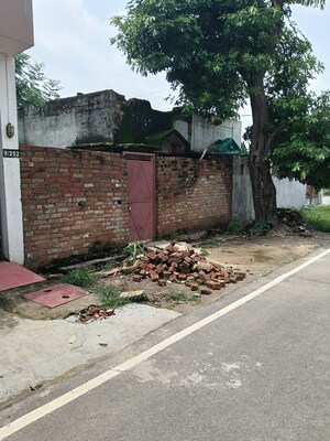  Plot – Exterior View View at Jankipuram Extension - for Sale