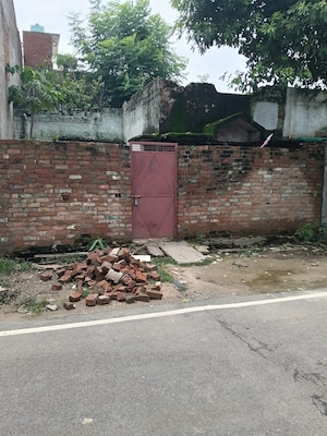  Plot – Exterior View View at Jankipuram Extension - for Sale