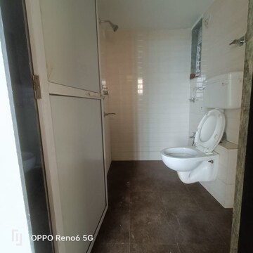 Bathroom in 1 BHK Apartment at Vaishali Sector 4 – for Rent