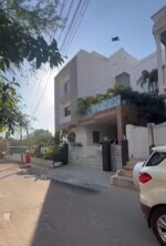 6 BHK + Servant Room 375 Sq.Yd. Villa in Duplex Villa For Sale 