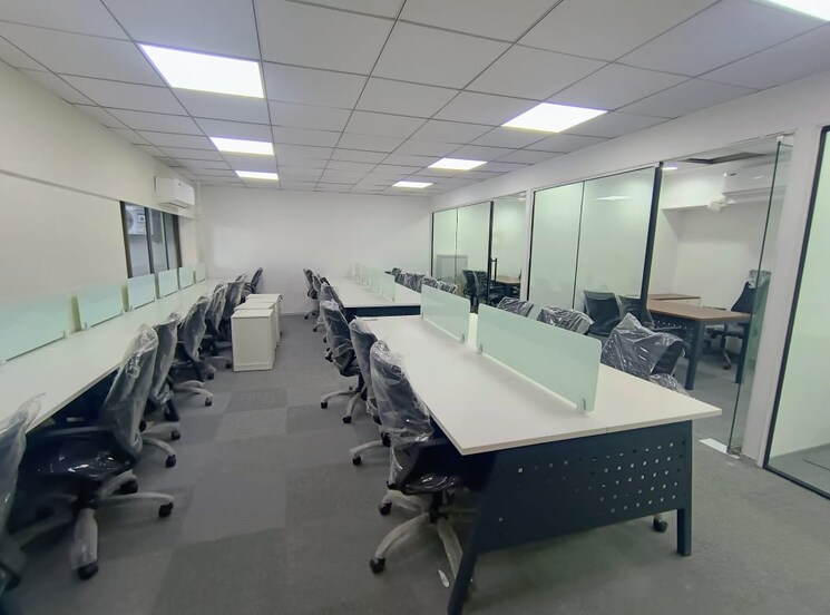 Team Area, notan-heights Commercial Office Space 1800 Sq.Ft. In Bandra West Mumbai 9066432