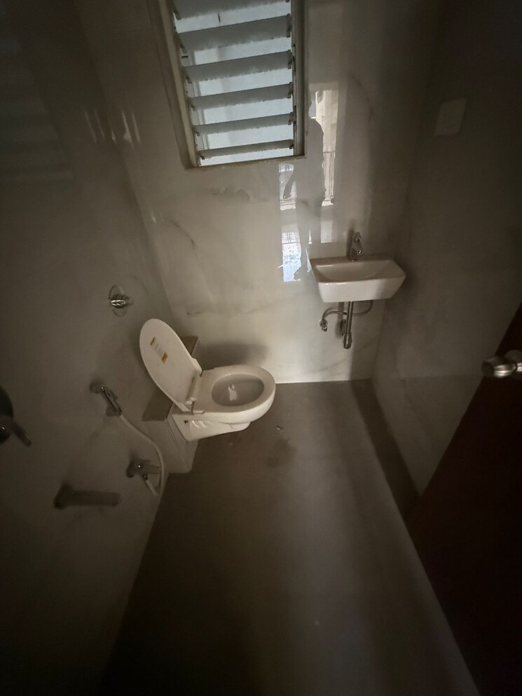 Bathroom, kashish-park-apartment 1 RK 328 Sq.Ft. Apartment In Lal Bahadur Shastri Road Thane 9066478