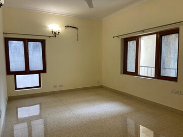 Room in 3 BHK Apartment at Greater Kailash I – for Rent