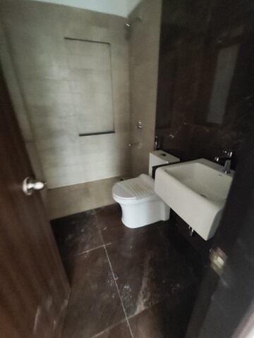 2 BHK Apartment For Rent in Indiabulls One Indiabulls, Pokhran Road No Two