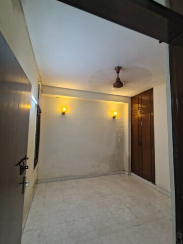 Room in 2 BHK Builder Floor at Malviya Nagar – for Rent