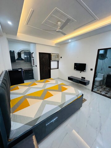 Team Area in 3 BHK Builder Floor at Uday Arden 45, Sector 45 – for Rent