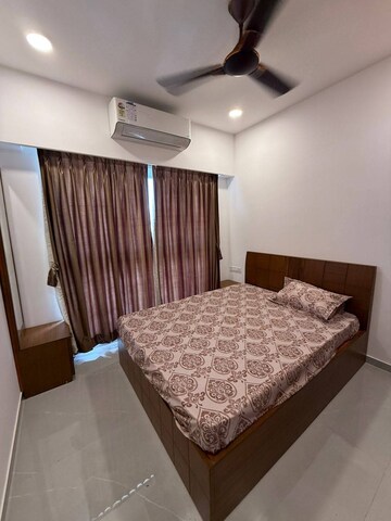 Bedroom in 2 BHK Apartment at Andheri West – for Rent