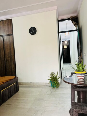 Furnished Amenities in 2 BHK Builder Floor at Malviya Nagar – for Rent