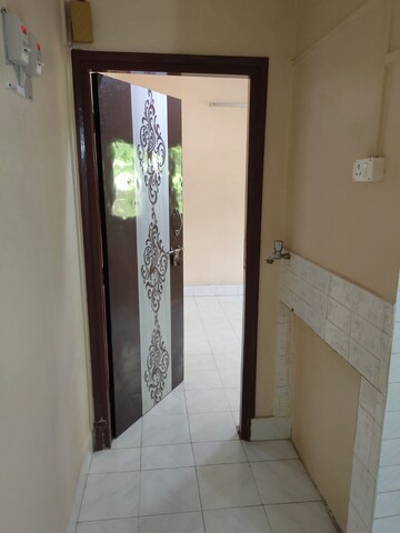 Room in 1 BHK Apartment at Ganesh Chhaya CHS Borivali, Yogi Nagar – for Rent