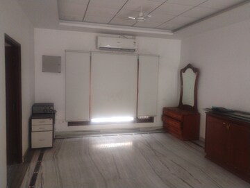 Room in 2 BHK Apartment at Manikonda – for Rent