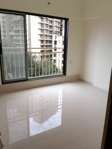 Room in 2 BHK Apartment at Ekta CHS Goregaon, Goregaon West – for Rent