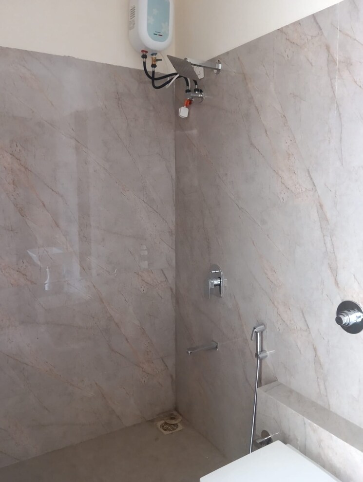 Bathroom, ekta-chs-goregaon 2 Bedroom 950 Sq.Ft. Apartment In Goregaon West Mumbai 9066677