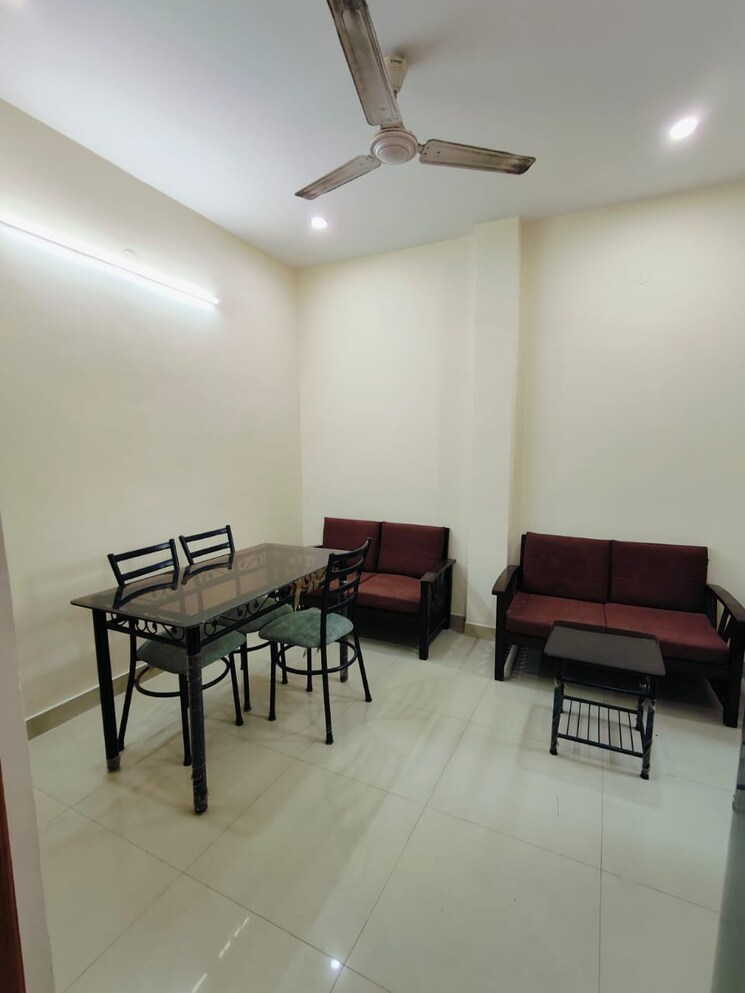 Gym, sushant-vyapaar-kendra 1 Bedroom 1500 Sq.Ft. Builder Floor In Sector 43 Gurgaon 9066680