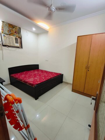 Bedroom in 1 BHK Builder Floor at Sushant Vyapaar Kendra, Sector 43 – for Rent