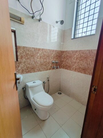 Bathroom in 1 BHK Builder Floor at Sushant Vyapaar Kendra, Sector 43 – for Rent