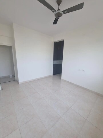 Room in 3.5 BHK Apartment at G Corp The Icon, Thanisandra Main Road – for Rent