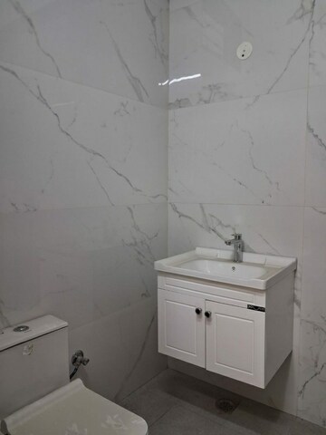 Master Bedroom in 4 BHK Builder Floor at Sector 28 – for Rent
