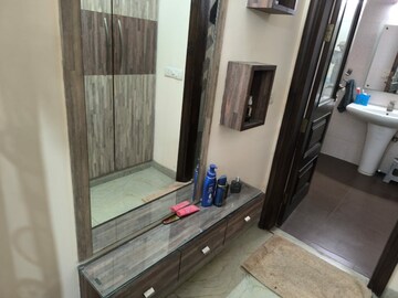 Building Lobby in 2.5 BHK Builder Floor at Sector 28 – for Rent