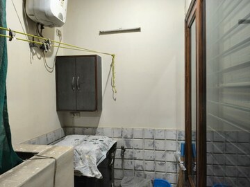 Kitchen in 2.5 BHK Builder Floor at Sector 28 – for Rent
