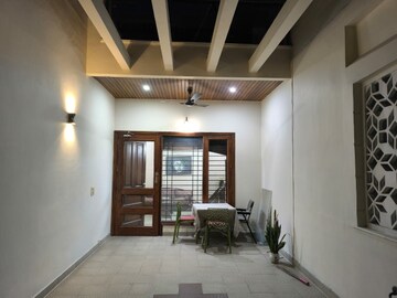 Staircase in 2.5 BHK Builder Floor at Sector 28 – for Rent
