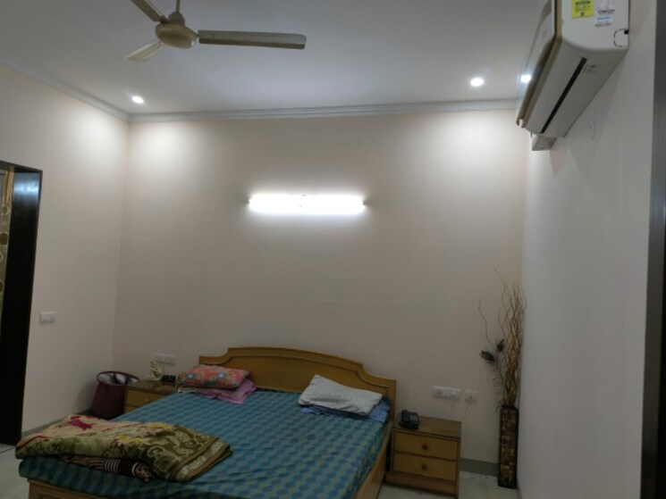 Bedroom, sector 28 2.5 Bedroom 2250 Sq.Ft. Builder Floor In Sector 28 Faridabad 9066744