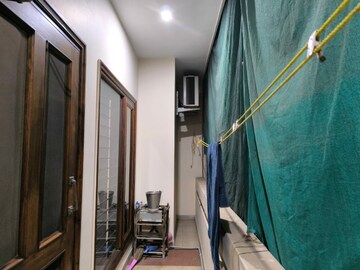 Building Lobby in 2.5 BHK Builder Floor at Sector 28 – for Rent