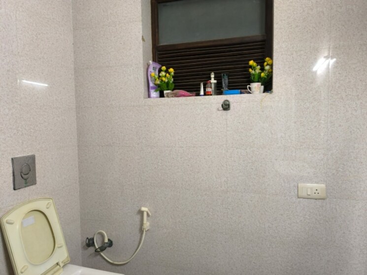 Bathroom, sector 28 2.5 Bedroom 2250 Sq.Ft. Builder Floor In Sector 28 Faridabad 9066744