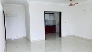Room in 2 BHK Apartment at Puravankara Palm Beach, Hennur – for Rent