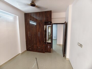 Room in 2.5 BHK Apartment at ROF Amaltas, Sector 92 – for Rent