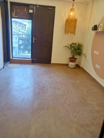 Room in 2 BHK Apartment at Lajpat Nagar ii – for Rent
