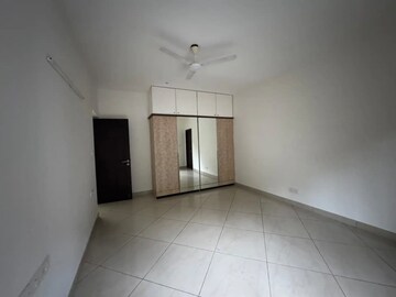 Room in 3 BHK Apartment at Sobha Chrysanthemum, Thanisandra – for Rent